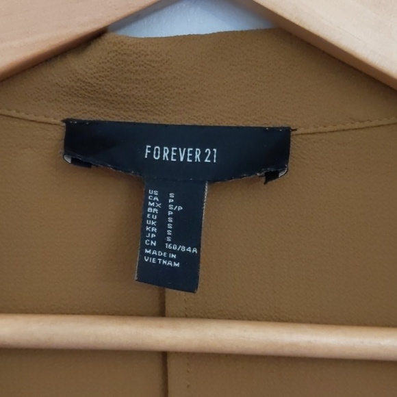 Forever 21 light wrap - Picture 3 of 3